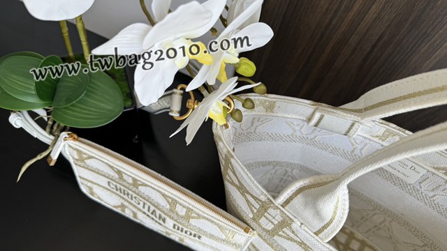 Dior专柜新款迪奥顶级原单圣诞菜篮子渐变刺绣手提女包 djfk1066